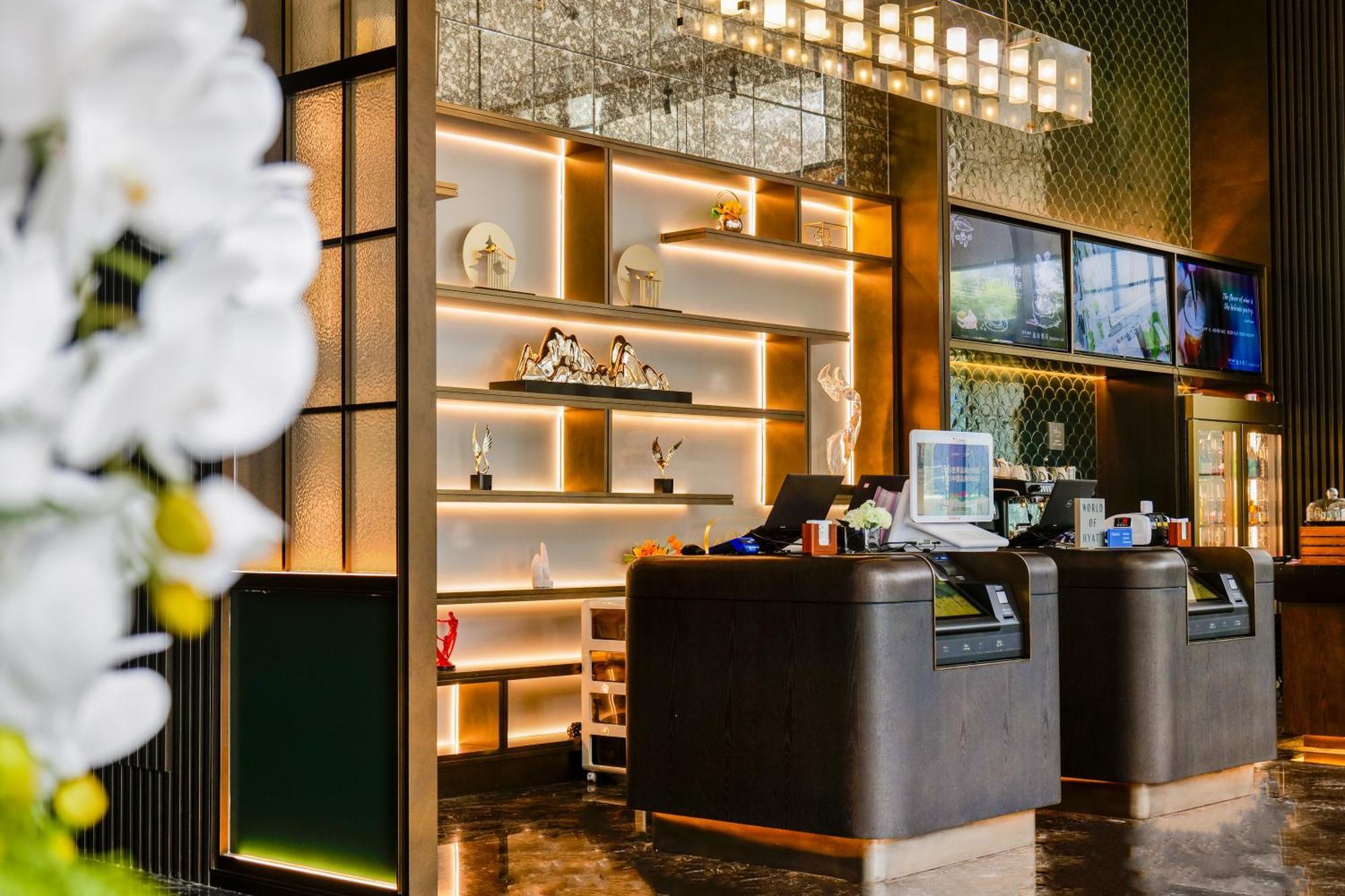 Urcove By Hyatt Shenzhen Luohu Hotel Exterior photo