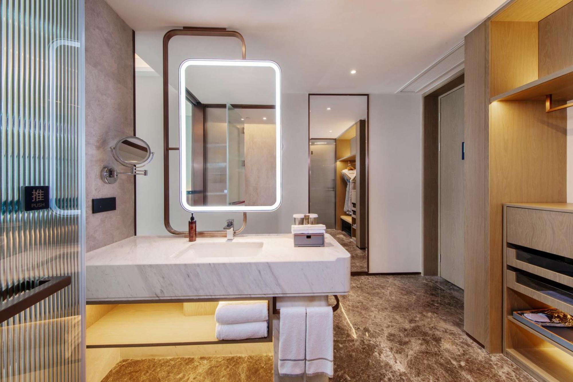 Urcove By Hyatt Shenzhen Luohu Hotel Exterior photo